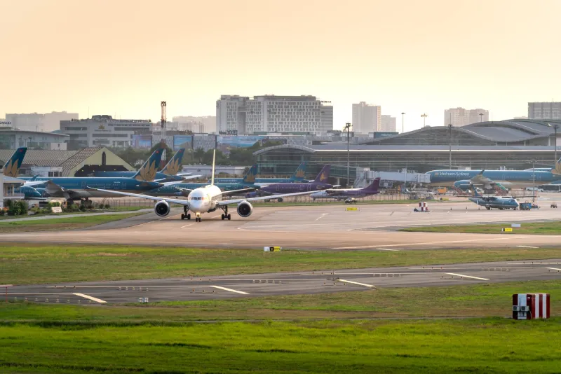 Crooked Gates, Clean Docks: Mastering Asymmetrical Approach Geometry in Flight Simulation