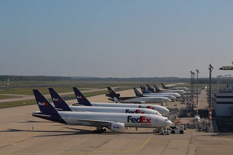 After Dark on the Ramp: A Simmer's Operational Guide to Overnight Cargo Runs and Late-Night Airport Procedures