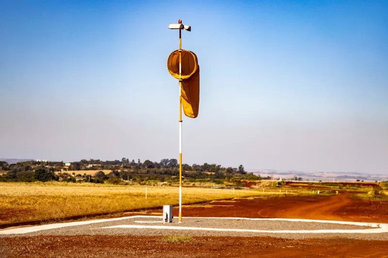 Wind as a Gatekeeper: How Prevailing Conditions Dictate Runway Use, Taxiway Flow, and Terminal Assignments